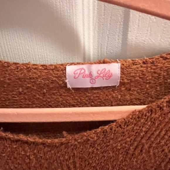Pink lily sweater - Picture 2 of 2
